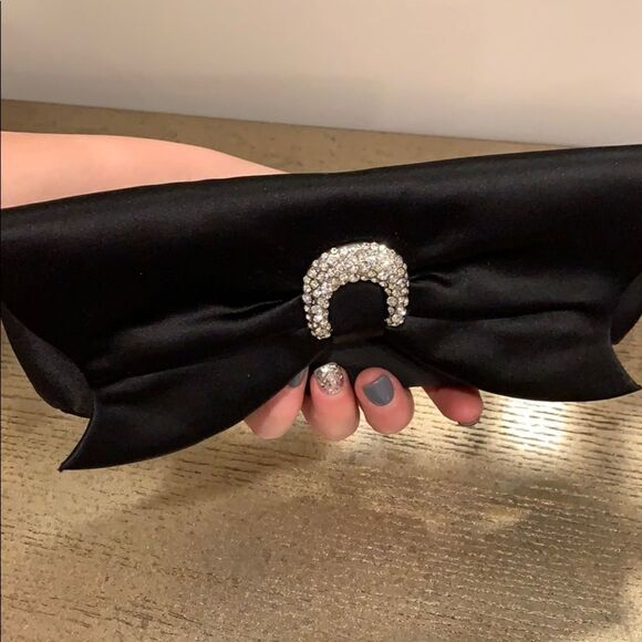 🎉1 hr sale🎉Cache clutch ❤️ - Picture 6 of 7